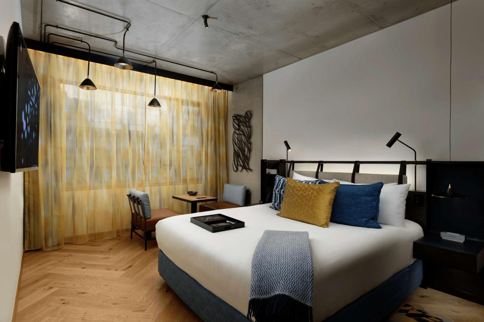 Hotel Qt Melbourne Zewnętrze zdjęcie A room at the hotel