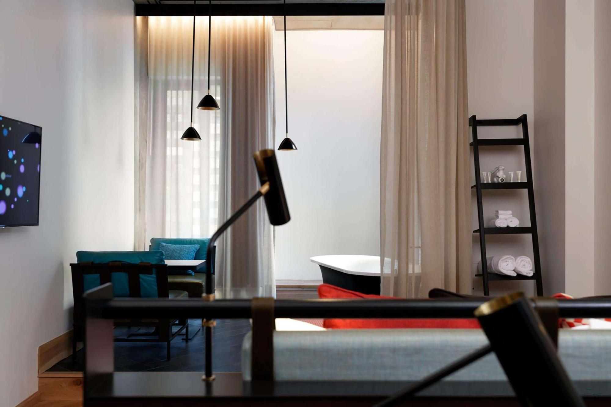 Hotel Qt Melbourne Zewnętrze zdjęcie A suite at the hotel