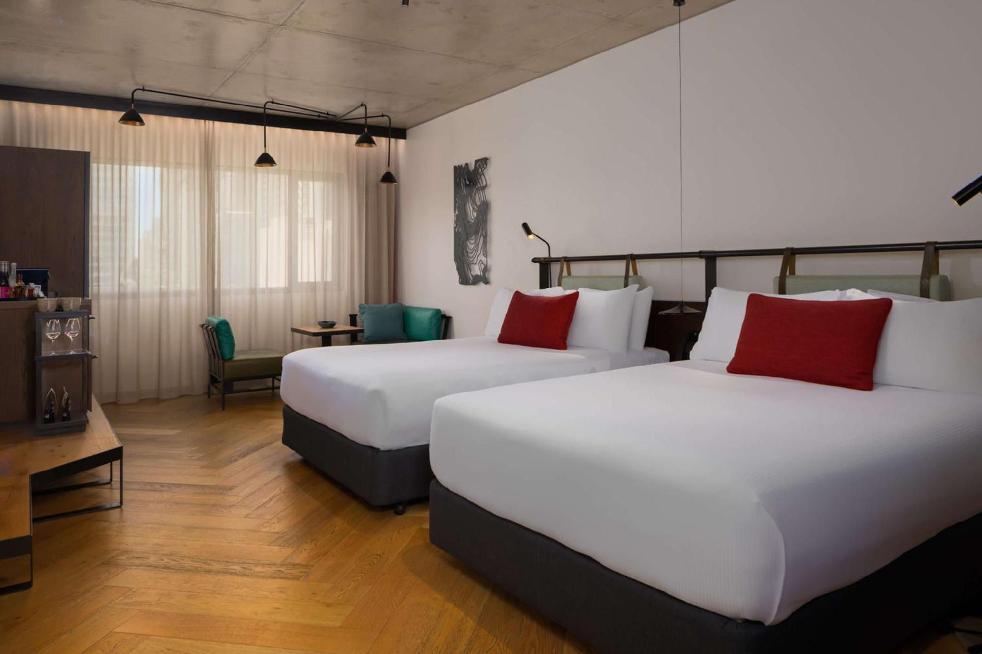 Hotel Qt Melbourne Zewnętrze zdjęcie A room at the hotel