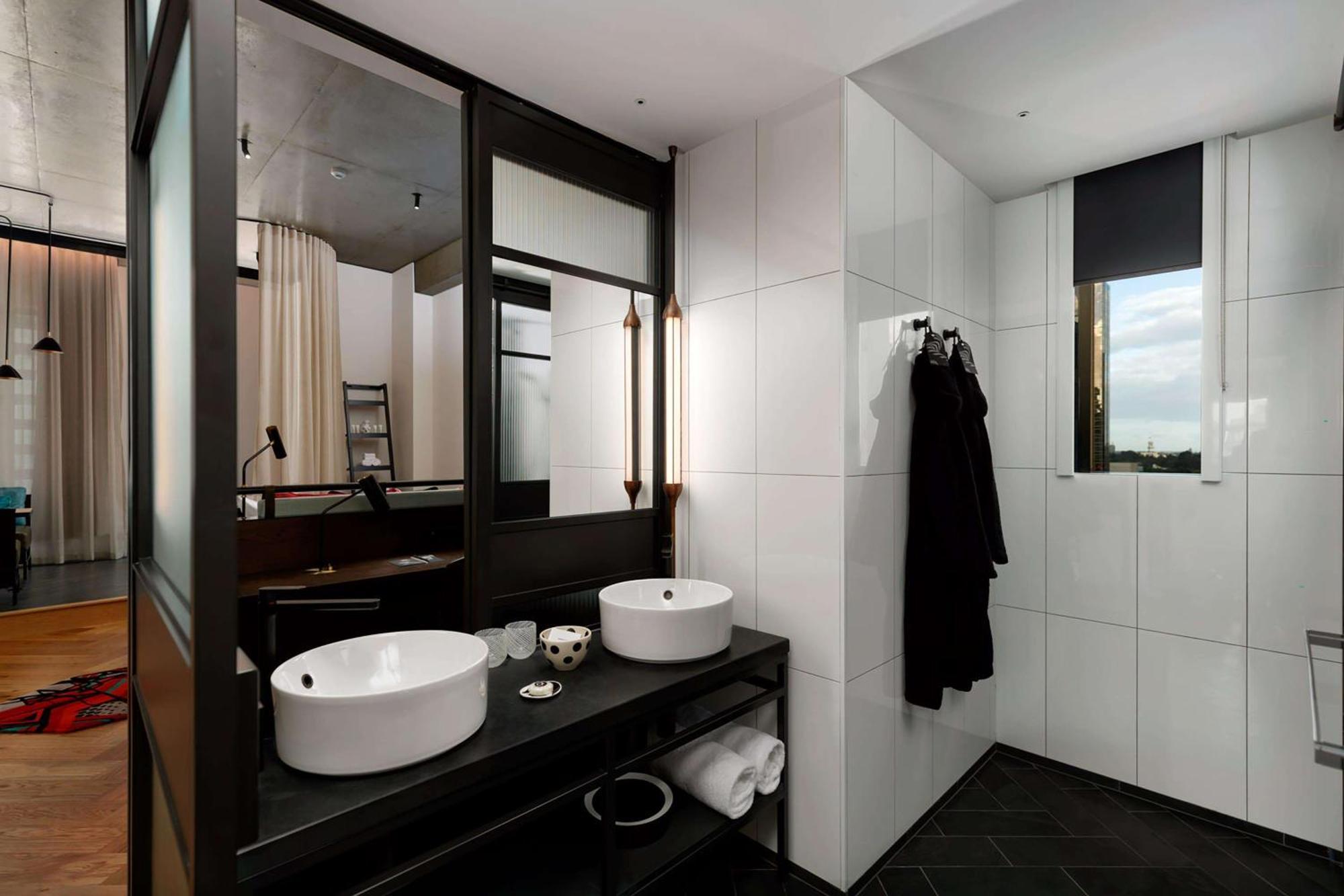 Hotel Qt Melbourne Zewnętrze zdjęcie Bathroom